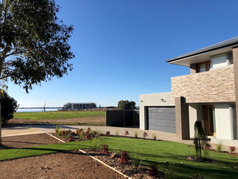 Lake Resort On Black Bull - Phillip Island Accommodation 0