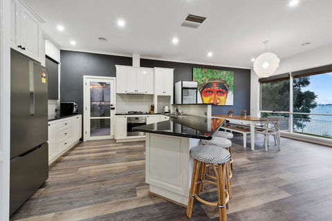 Lakeside Landing - Waterfront - Phillip Island Accommodation 3