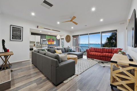Lakeside Landing - Waterfront - Phillip Island Accommodation 0