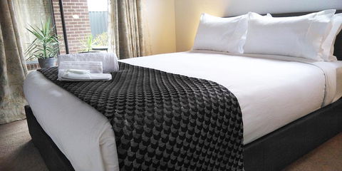 Lakeside Retreat & Business - Phillip Island Accommodation 3