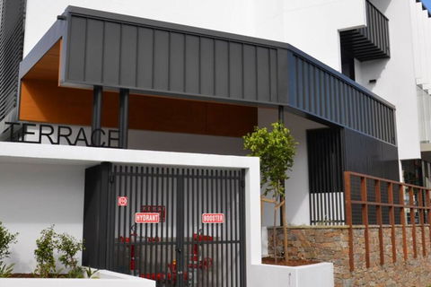 Large Space 2 BED APT Near Brisbane Airport - Phillip Island Accommodation 1
