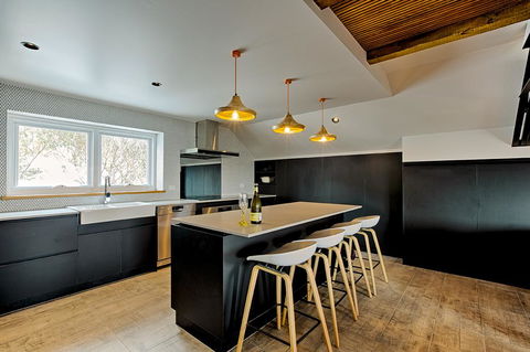 Le Chalets - Phillip Island Accommodation 0