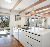 Luxury Beach House only 250m to No 16 Back Beach