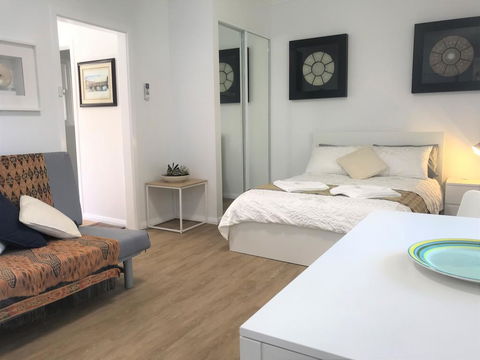 M207 Within The Free Transit Zone. Central Studio - Phillip Island Accommodation 0