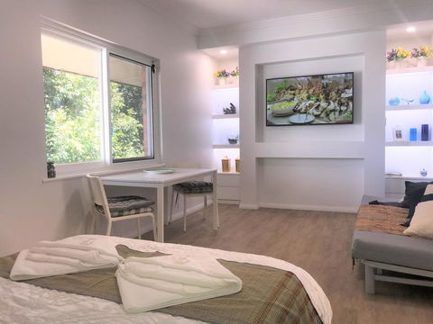 M207 Within The Free Transit Zone. Central Studio - Phillip Island Accommodation 3