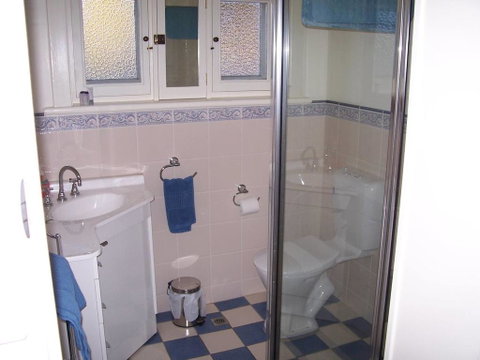 MacDonnell House Naracoorte - Phillip Island Accommodation 0