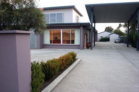 Mackellar Motel - Phillip Island Accommodation 0