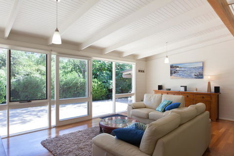 Maryrose - Beautiful, Close Walk To The Beach - Phillip Island Accommodation 0