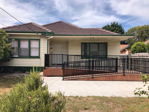 Melbourne Short Stay - Clayton Station, Monash Uni, Hospital - Phillip Island Accommodation 0