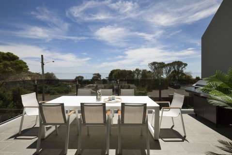 Mills Beach Retreat Luxury Family Retreat With Hydrotherapy Spa, Opposite Beach, Walk To Village - Phillip Island Accommodation 1