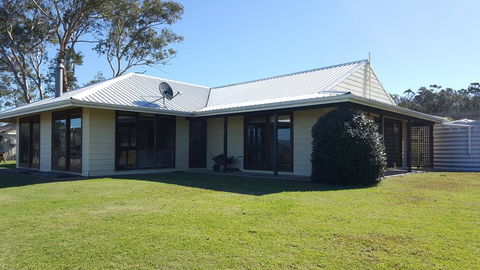 Molly Morgan Vineyard - Phillip Island Accommodation 0