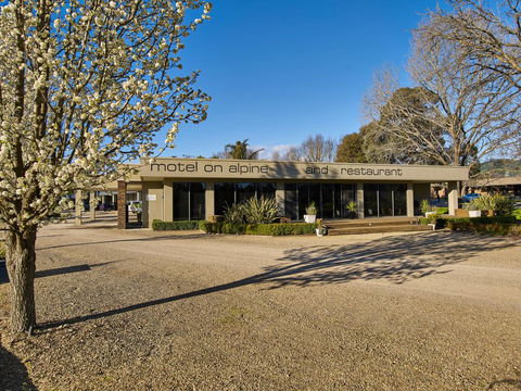 Myrtleford Motel On Alpine - Phillip Island Accommodation 0
