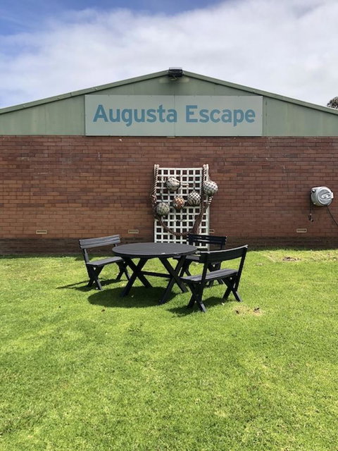 Augusta Escape Holiday Units - Phillip Island Accommodation 29