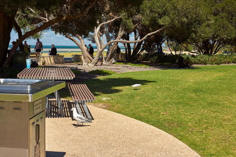 The Urban Beach House - Phillip Island Accommodation 21