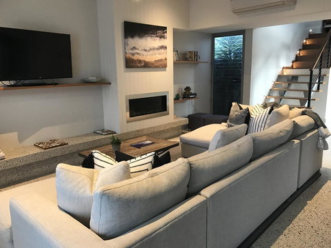 The Urban Beach House - Phillip Island Accommodation 5