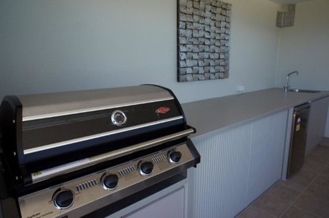 The Urban Beach House - Phillip Island Accommodation 19