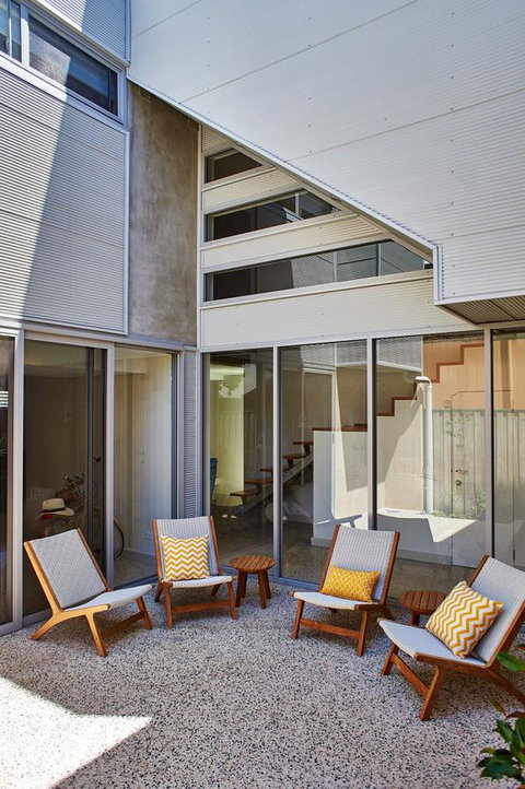 The Urban Beach House - Phillip Island Accommodation 11