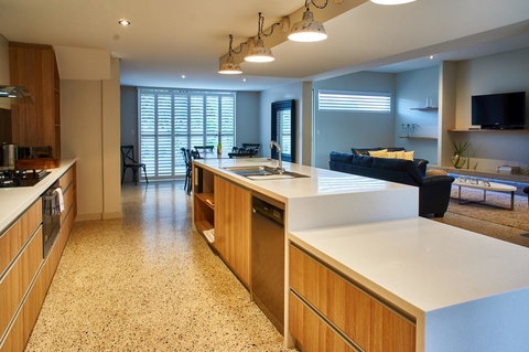 The Urban Beach House - Phillip Island Accommodation 8