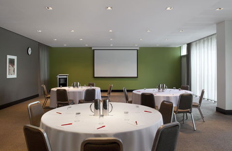 Adina Apartment Hotel Perth - Phillip Island Accommodation 10