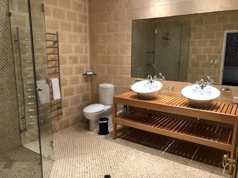 Caves Road Guest Houses - Phillip Island Accommodation 17