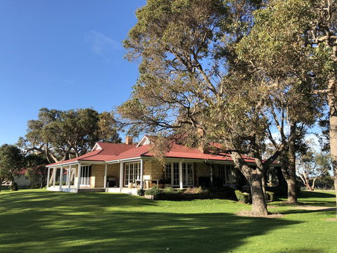 Caves Road Guest Houses - Phillip Island Accommodation 4