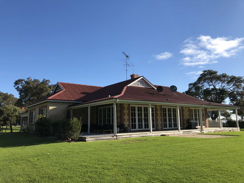 Caves Road Guest Houses - Phillip Island Accommodation 14