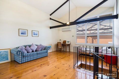 Spacious Central Townhouse - Phillip Island Accommodation 5