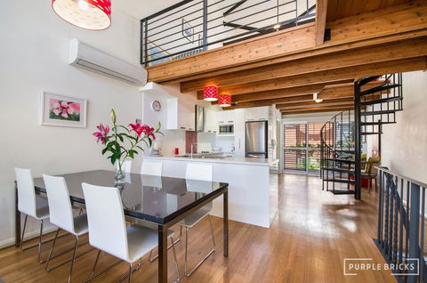 Spacious Central Townhouse - Phillip Island Accommodation 0