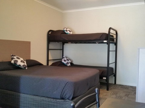 Mandurah Foreshore Motel - Phillip Island Accommodation 11