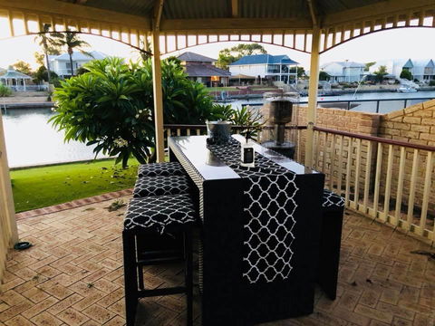 LA ANCHOR ON THE CANALS (MANDURAH) - Phillip Island Accommodation 9