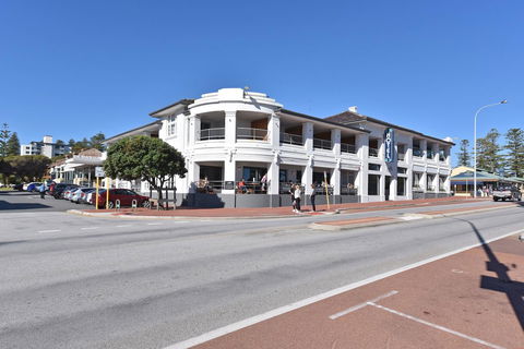 Cottesloe Apartment Close To Beach - Phillip Island Accommodation 23