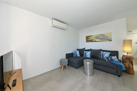 Cottesloe Apartment Close To Beach - Phillip Island Accommodation 16