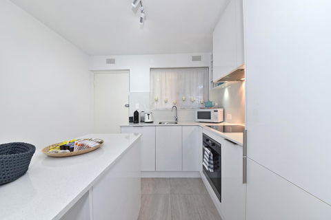 Cottesloe Apartment Close To Beach - Phillip Island Accommodation 3