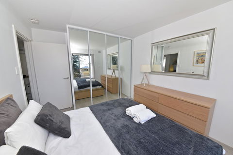Cottesloe Apartment Close To Beach - Phillip Island Accommodation 5