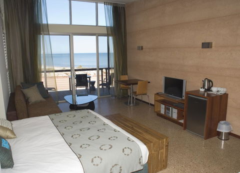 Mantarays Ningaloo Beach Resort - Phillip Island Accommodation 37