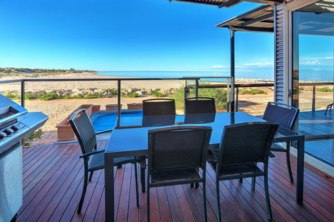 Mantarays Ningaloo Beach Resort - Phillip Island Accommodation 6