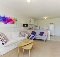 SEA BREEZE  between Cottesloe Beach  Swan River - Phillip Island Accommodation