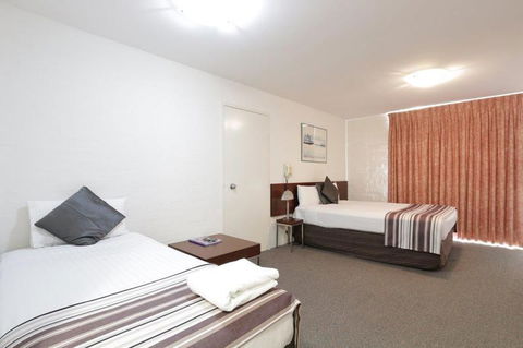 Atrium Hotel Mandurah - Phillip Island Accommodation 1