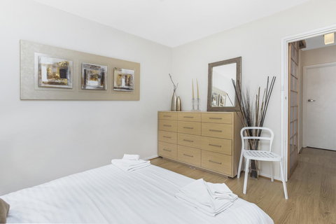 Gorgeous 26 1 Bed Designer Fitout Perfect Location - Phillip Island Accommodation 28