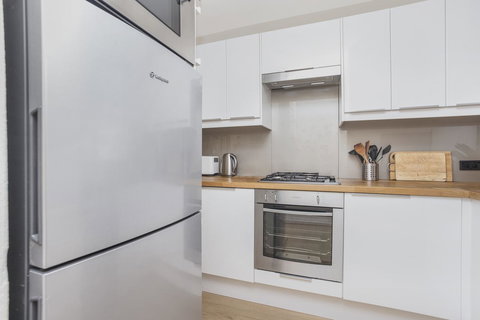 Gorgeous 26 1 Bed Designer Fitout Perfect Location - Phillip Island Accommodation 0