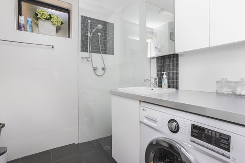 Gorgeous 26 1 Bed Designer Fitout Perfect Location - Phillip Island Accommodation 5