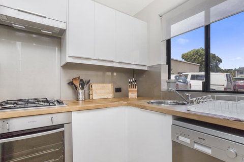 Gorgeous 26 1 Bed Designer Fitout Perfect Location - Phillip Island Accommodation 9