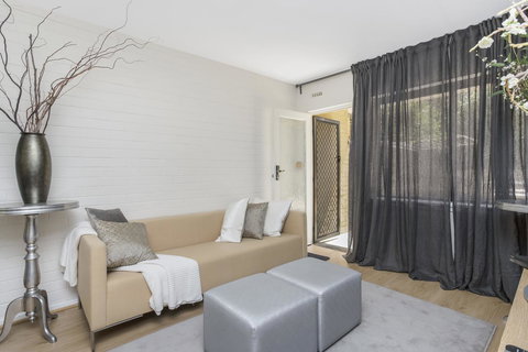 Gorgeous 26 1 Bed Designer Fitout Perfect Location - Phillip Island Accommodation 8