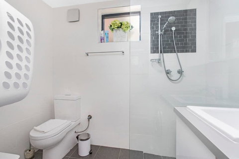 Gorgeous 26 1 Bed Designer Fitout Perfect Location - Phillip Island Accommodation 42