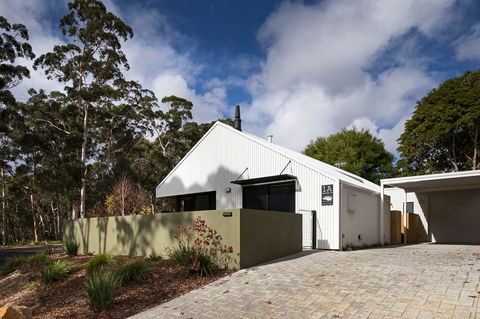 Berms And Barrels - New - Phillip Island Accommodation 1