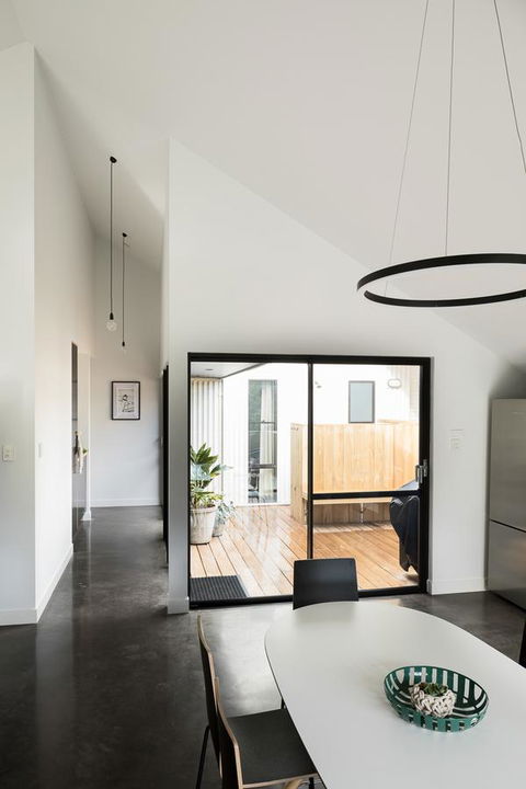 Berms And Barrels - New - Phillip Island Accommodation 3