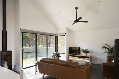 Berms And Barrels - New - Phillip Island Accommodation 5