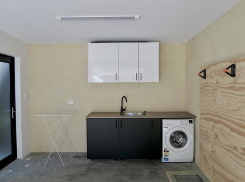Berms And Barrels - New - Phillip Island Accommodation 15