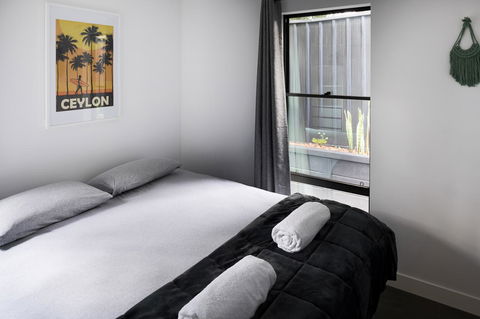 Berms And Barrels - New - Phillip Island Accommodation 6