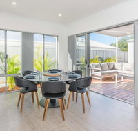Karrinyup Waters Luxury House Rental - Phillip Island Accommodation